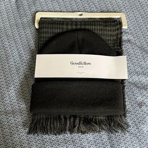 Goodfellow & Co Hat and scarf set